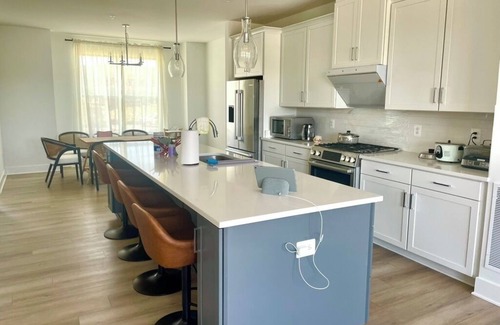 North Potomac House | 2024 Newly Built 4 Bedroom 3.5 Bathroom Townhouse