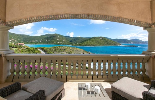 Ditleff Point Villa | 2024 Winner Vrbo's Vacation Rental of the Year: Villa Cin Cin!