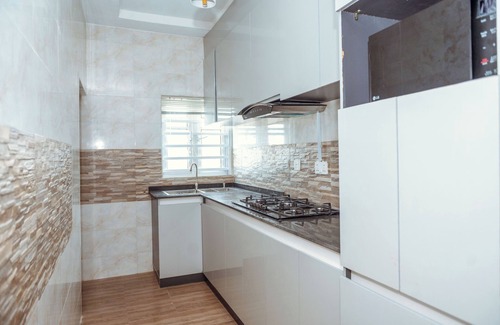 Benin City Apartment | 2025-Built Lavish 3BR Gated Suite #2 in GRA Benin City—24/7 Power & Security!