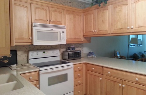 Central Beach Condo | 2025 Discounts! Lovely and Updated Unit Steps from the Ocean and Heated Pool