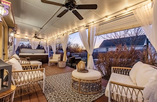 Shelbyville Cottage | 2025 KY Derby 30 min Away ~ Bourbon Trail ~ Hot Tub