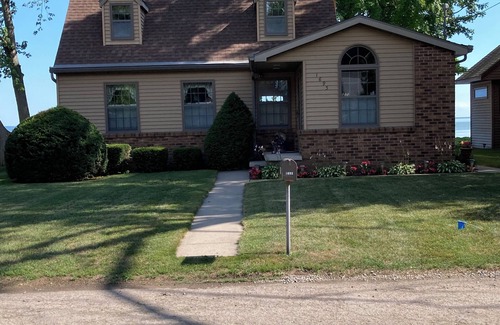 Forest Junction Cottage | 2025 NFL Draft, Green Bay Packer home games and EAA rental on Lake Winnebago