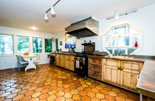 Lakeside House | (2026 Now OPEN!) LAKEFRONT HOME WITH PRIVATE HEATED POOL!