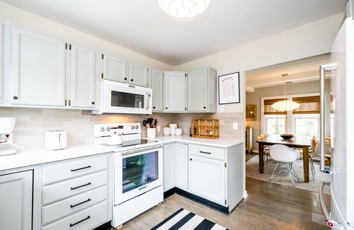 Lakeside Cottage | (2026 OPEN!) LAKESIDE HOME WITH PRIVATE POOL and ASSOCIATION BEACH ACCESS!