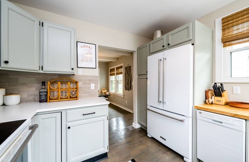 Lakeside Cottage | (2026 OPEN!) LAKESIDE HOME WITH PRIVATE POOL and ASSOCIATION BEACH ACCESS!