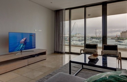 Victoria and Alfred Waterfront Apartment | 203 Pembroke Serviced Apartment