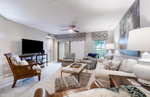 Amelia City Apartment | 203 Sailmaker