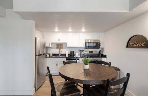 Downtown Branson Condo | 203 Walk to The Landing & Convention Center