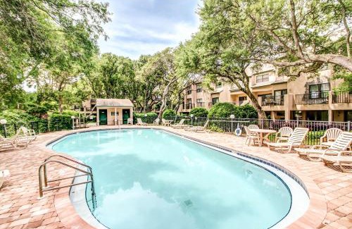 Amelia City Apartment | 204 Sailmaker