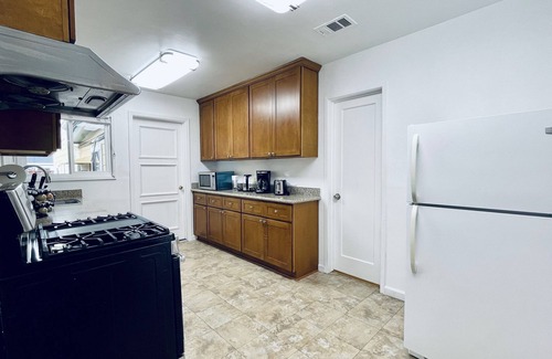 North Central House | 205 Central Cozy 3B1b home in San Mateo/garage parking