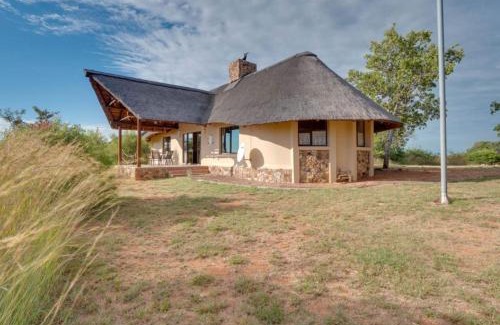 Leeupoort House | 205 Zebula 4 Bedroom with 2 bedroom Cottage
