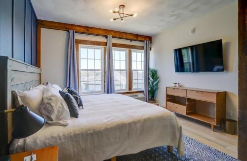 Waunakee Hotel | 206 - King Suite