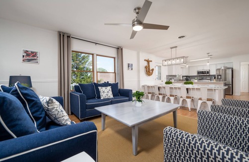 Lewes House | 206 Massachusetts - NEWLY LISTED! Renovated in 2022. Amazing location!