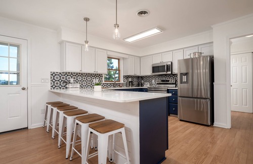 Lewes House | 206 Massachusetts - NEWLY LISTED! Renovated in 2022. Amazing location!