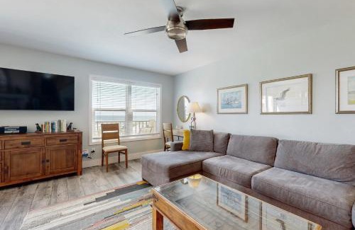 Amelia City House | 206 Sailmaker