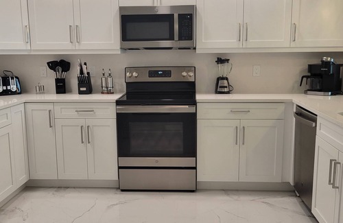 Island Estate Condo | 206, Water View-Clearwater Bch in 6 min, Pool/Gym