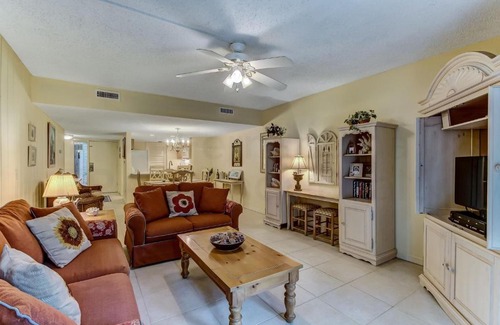 Fernandina Beach House | 2063 Beachwood Lovely 2 bedroom 2 bath Beach Wood villa is located in Amelia Island Plantation Resort