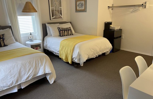 Port Elgin Hotel | 207 - Standard Rm - 2 Double Beds - 2nd Floor