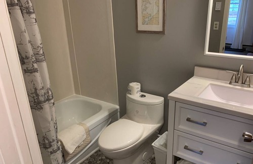 Port Elgin Hotel | 207 - Standard Rm - 2 Double Beds - 2nd Floor
