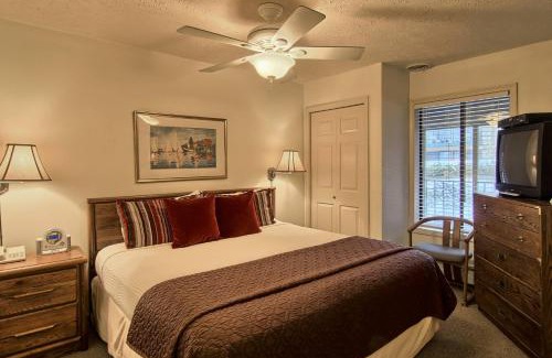 Charlevoix House | 209 Pointes North Inn