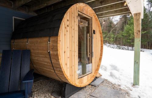 Bethel House | 20Percent-off-Intro,15-min-to-SundayRiver,Hot-tub,Sauna,Pet-Kid-Friendly