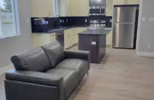 Elko House | #21 Charming 3-bedroom new house in Elko with WiFi, AC