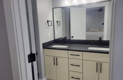 Elko House | #21 Charming 3-bedroom new house in Elko with WiFi, AC