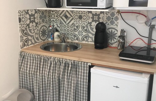 Bouchemaine Cottage | 21-Cottage-Family-Ensuite with Shower-Garden view