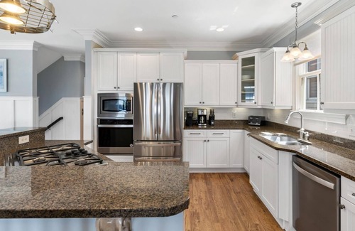Ocean Point House | 21 Ocean Point - New to rental market