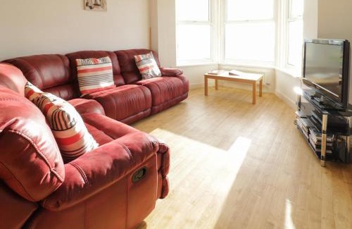 Rhyd-y-clafdy Apartment | 21 West End Point