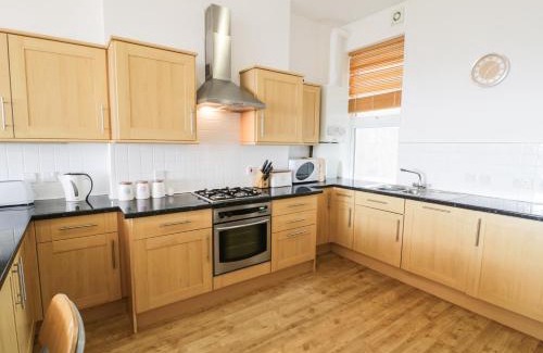 Rhyd-y-clafdy Apartment | 21 West End Point