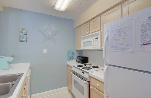 Sunset Beach Condo | 210-1 Colony II Beach/Golf Vibes 1 Bedroom Condo Only 1.9 Miles to Sunset Beach