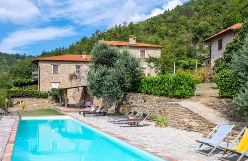 Cortemilia House | 210 m² Farmhouse ∙ 3 bedrooms ∙ 8 guests