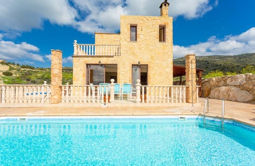 Latchi Villa | 210 m² Villa ∙ 3 bedrooms ∙ 6 guests