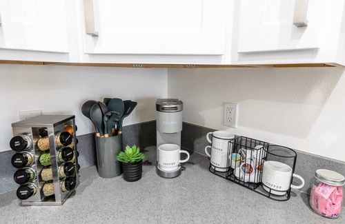 Santa Ana Apartment | 211 Broadway · Cozy & ChicꕥKing SuiteꕥNear DisneyꕥFree Parking