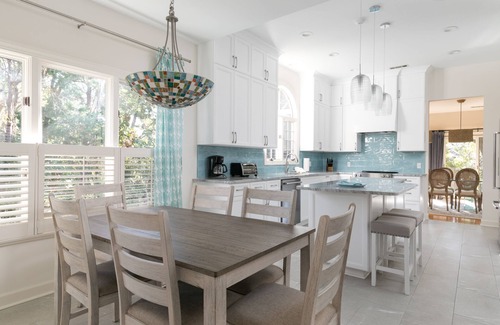 Vanderhorst Plantation House | 212 Glen Abbey: 5BR Home with Lagoon Views, Near Beach Location