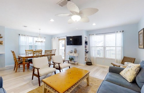 Amelia City House | 212 Sailmaker