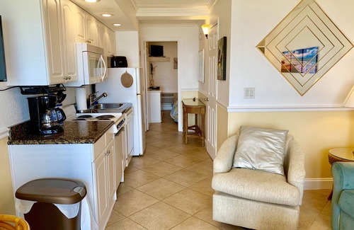 Crescent Beach Condo | 215 Beachers Lodge Direct Ocean Front Crescent Beach One Bedroom Condo