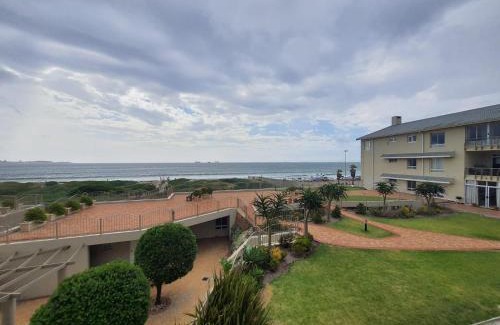 Lagoon Beach Apartment | 215 Sea View