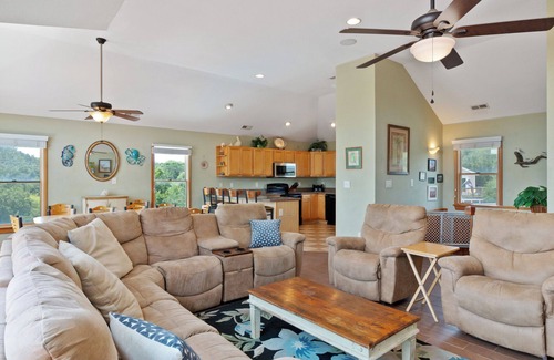 Tuckahoe House | 2150 A Spotted Duck * 4 Min Walk to Beach