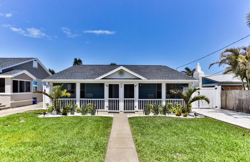 Boardwalk House | 216 Kirkland Suite 2 - 2-1 Beachside Pool Home!
