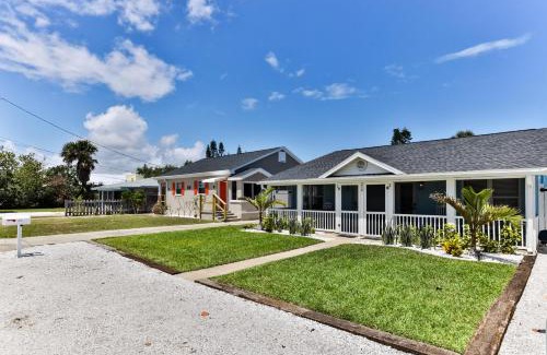 Boardwalk House | 216 Kirkland Suite 2 - 2-1 Beachside Pool Home!