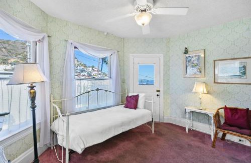 Avalon House | 216WA 216 Whittley A
