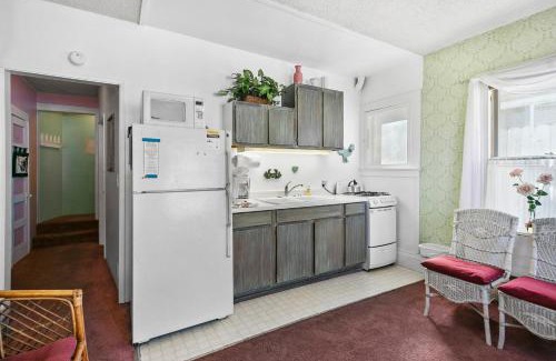 Avalon House | 216WA 216 Whittley A