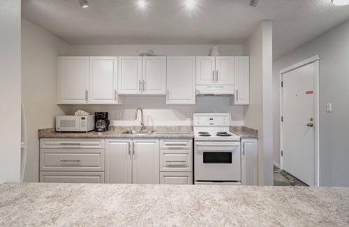 Regional District of Nanaimo Condo | #219 Lower Beach View Suite at Shorewater Resort, Qualicum Beach