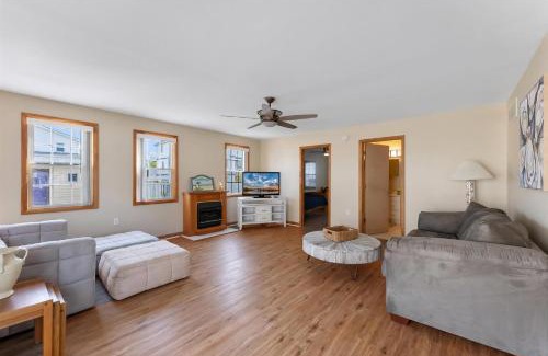 North Wildwood House | 219 W Chestnut Ave