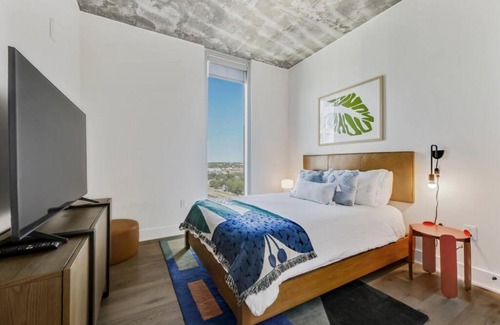 Rainey Street Historic District House | 21st FL 2BD Condo-Rainey St-Best views