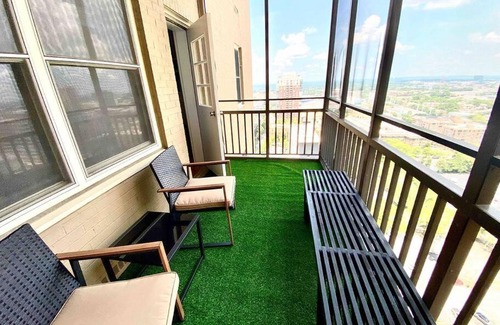 Downtown Atlanta Apartment | 21st floor condo in the center of Atlanta