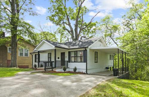 Birmingham House | 21st Street Evergreen Charm