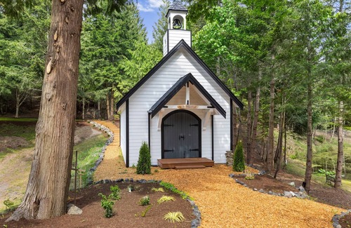 Anacortes Cabin | 22,000SF Luxury Lodge w/Indoor Pool on 40+ secluded acres!